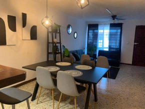 Great Apartment Wi-fi/Parking/SmartTV/AC